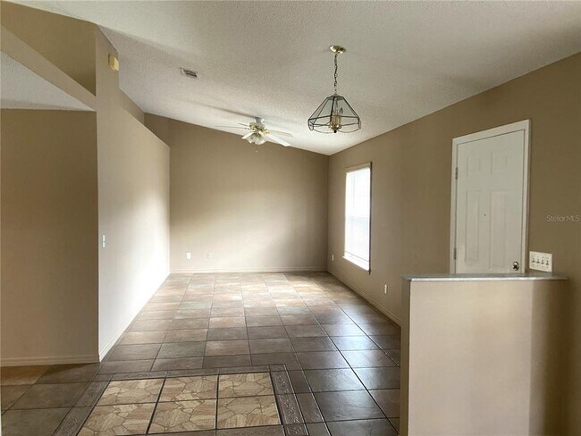 Building Photo - 1730 Sumatra Ave