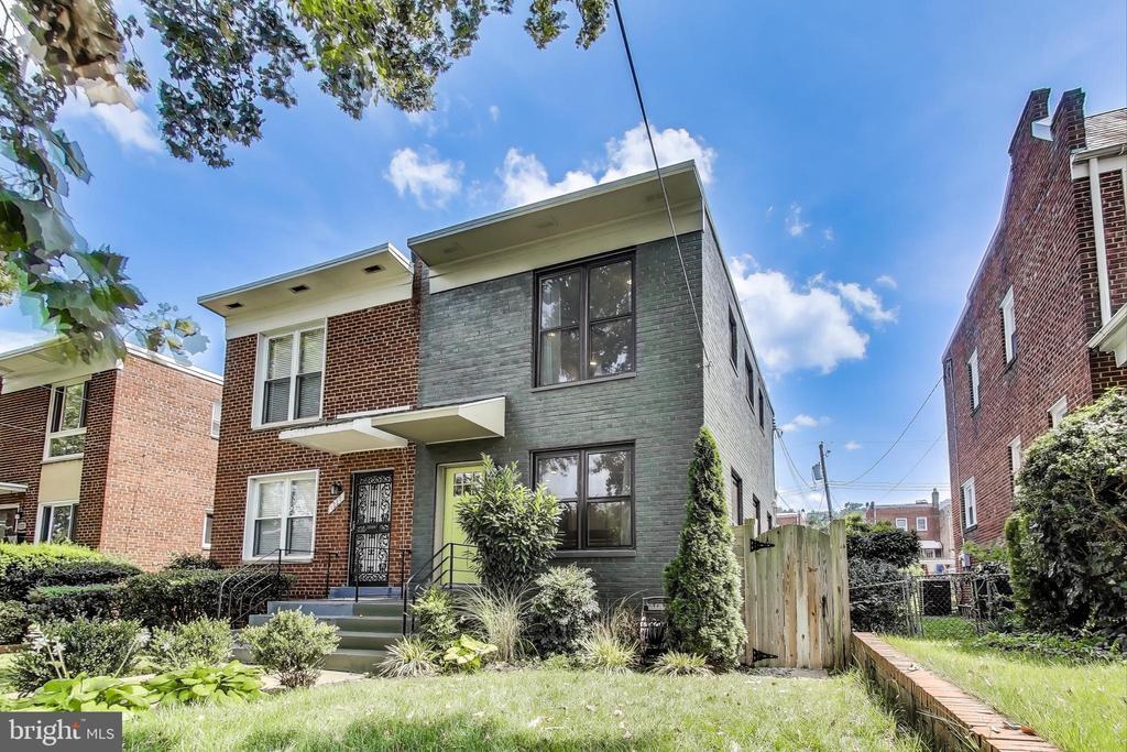 Foto principal - 1225 Emerson St NE