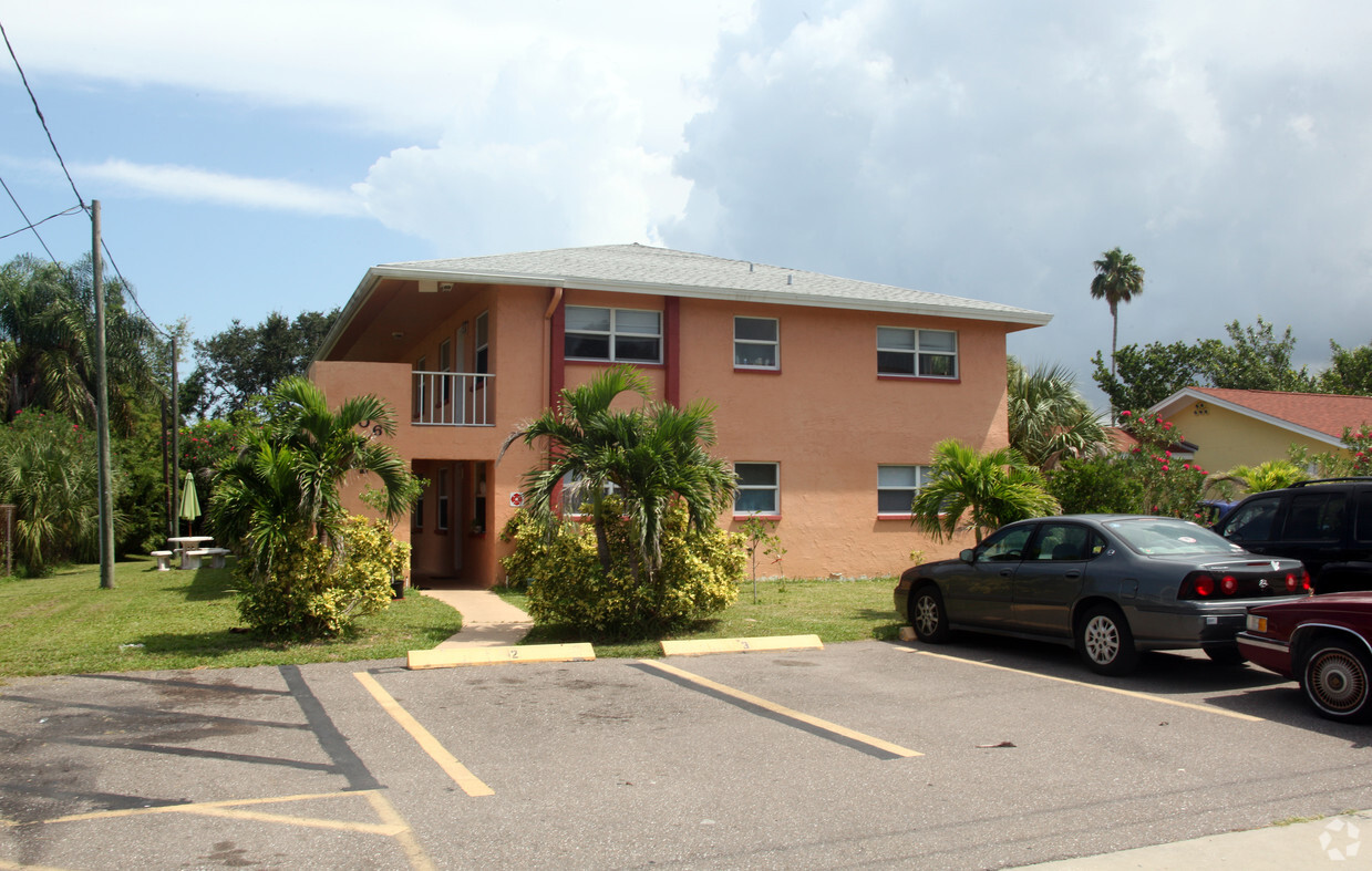 Foto del edificio - Indian Rocks Beach Apartments