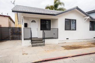 Building Photo - 1051 N Norman Ct