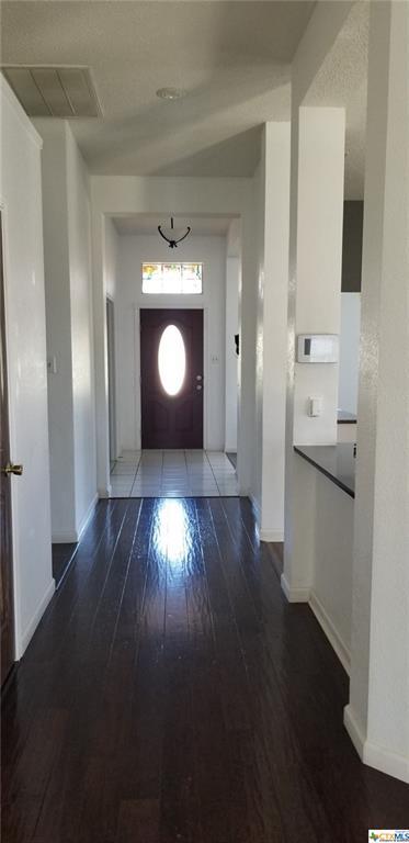 Foto del edificio - 2403 Creek Dr