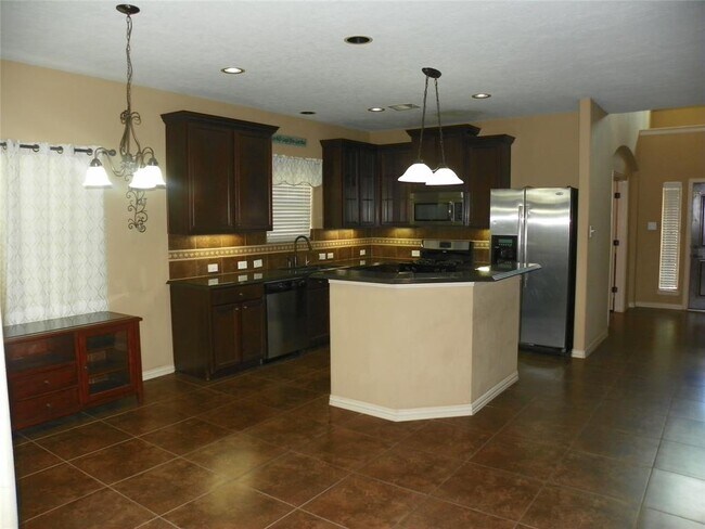 Foto del edificio - 7526 Lakeshore Point Ln