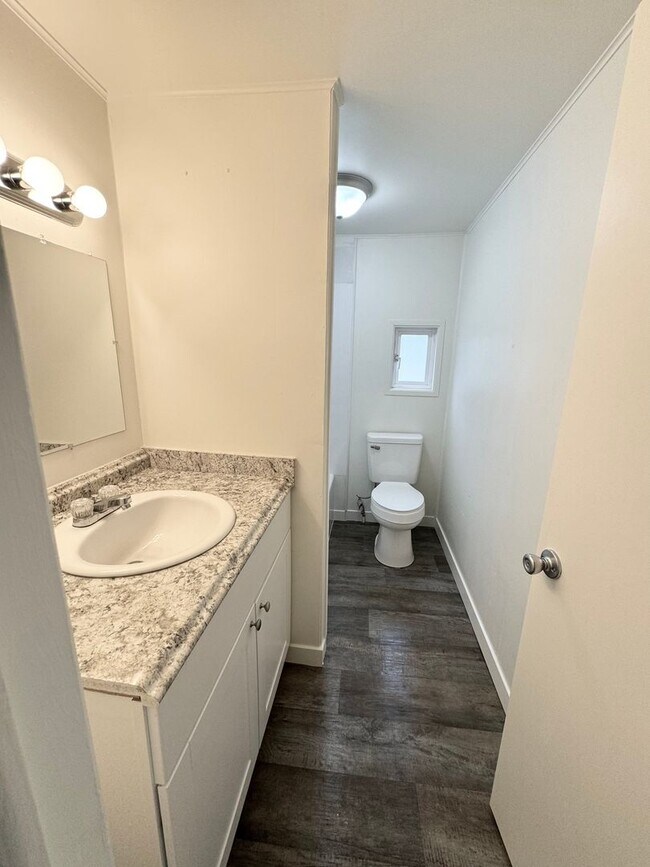 Foto del edificio - 3 Bedroom 2 Bathroom for Rent