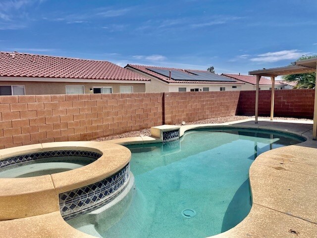 Foto principal - 3004 Honeysuckle Ave