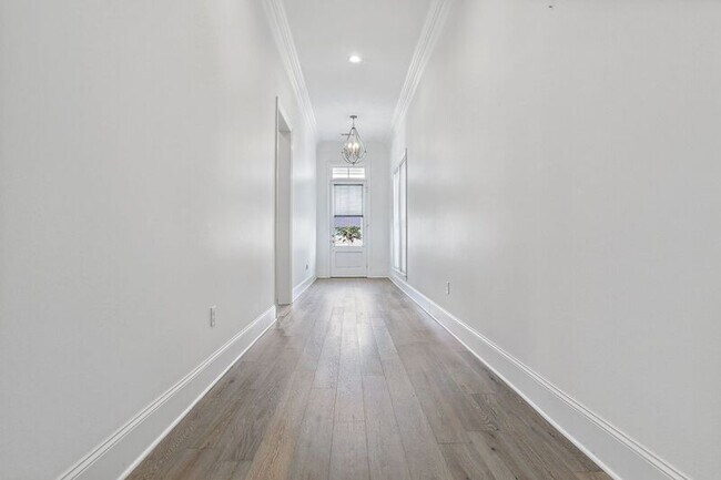 Building Photo - 17331 Fox Glove Ave