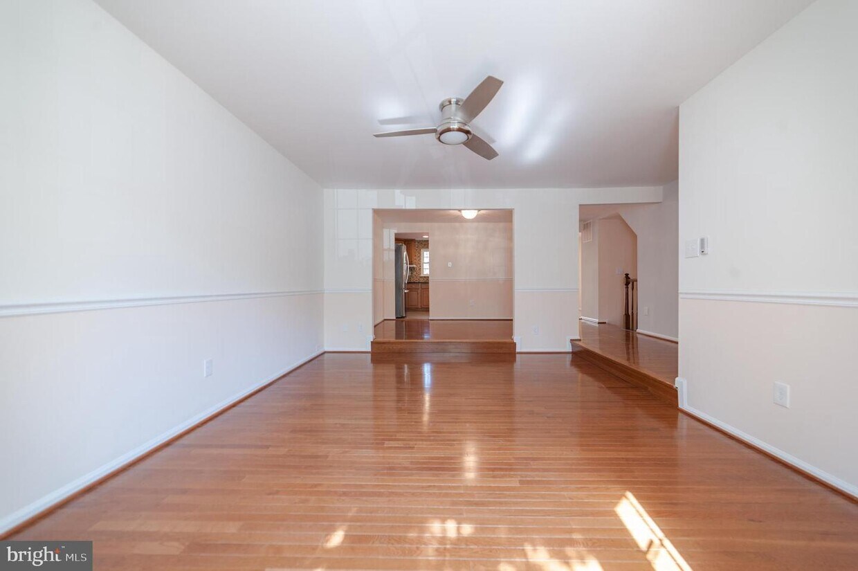 Primary Photo - 5725 Walnut Wood Ln