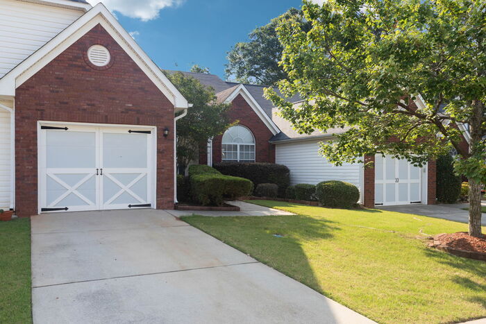 Foto principal - Luxurious Oasis at 435 City Park Dr: A Cap...