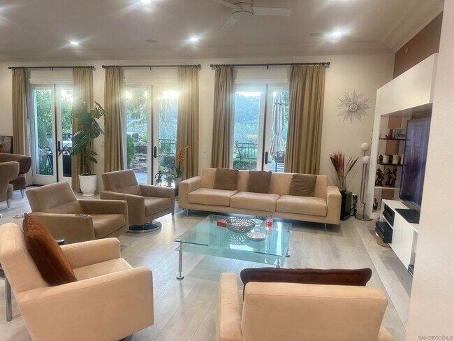 Foto del edificio - 16922 Blue Shadows Ln