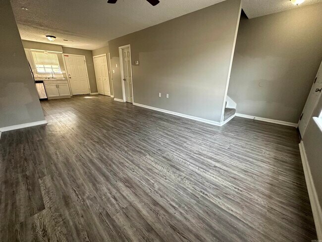 Foto del edificio - 1800 Labette Manor Dr