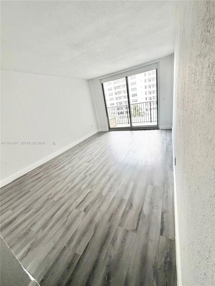 Foto del edificio - 9273 Collins Ave