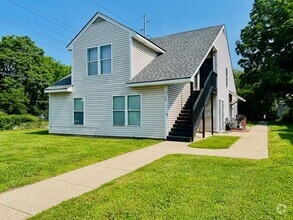 Building Photo - 3149 Vermont Ave