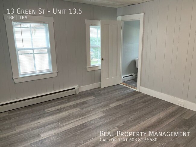Building Photo - One Bedroom Apartment Available Now!