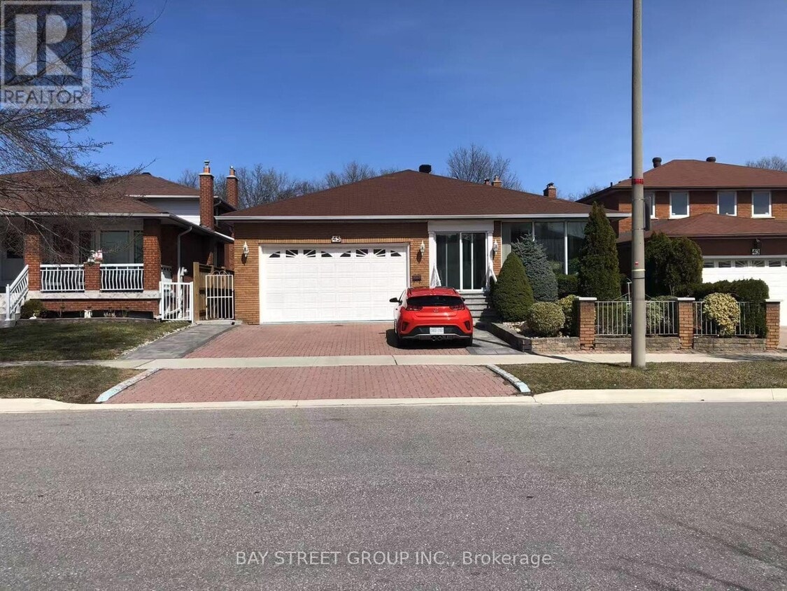 Primary Photo - 45 Pineway Blvd