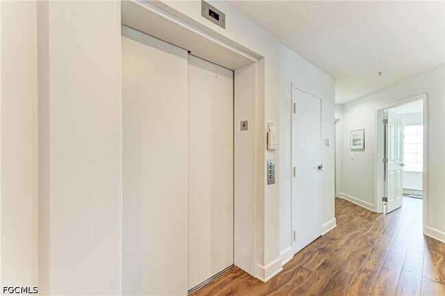 Foto del edificio - 14813 Laguna Dr