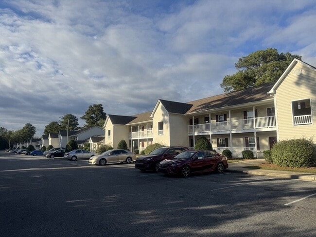 Building Photo - Spring Lake Apartments