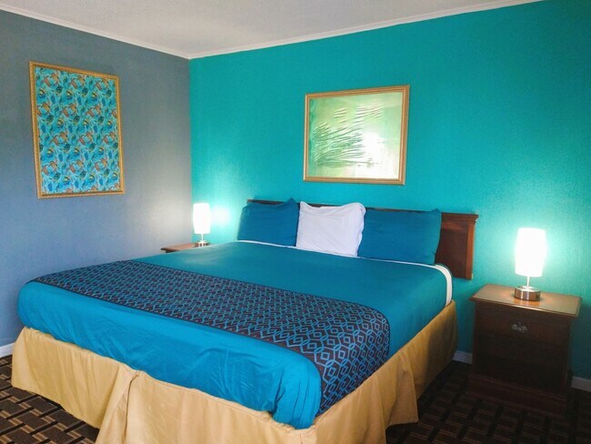 Foto del edificio - 110 E Flint Hills Blvd