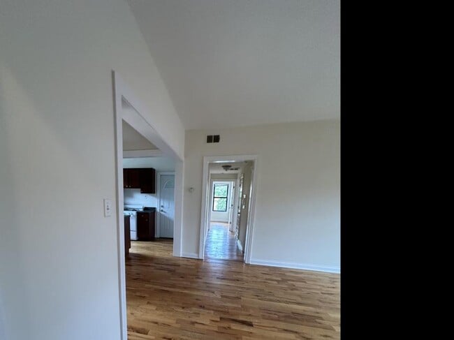 Building Photo - 3 bedroom in Chicago IL 60613