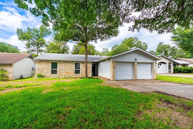 Building Photo - Beautiful 3 bedroom, 2 bathroom home in South Austin!!!