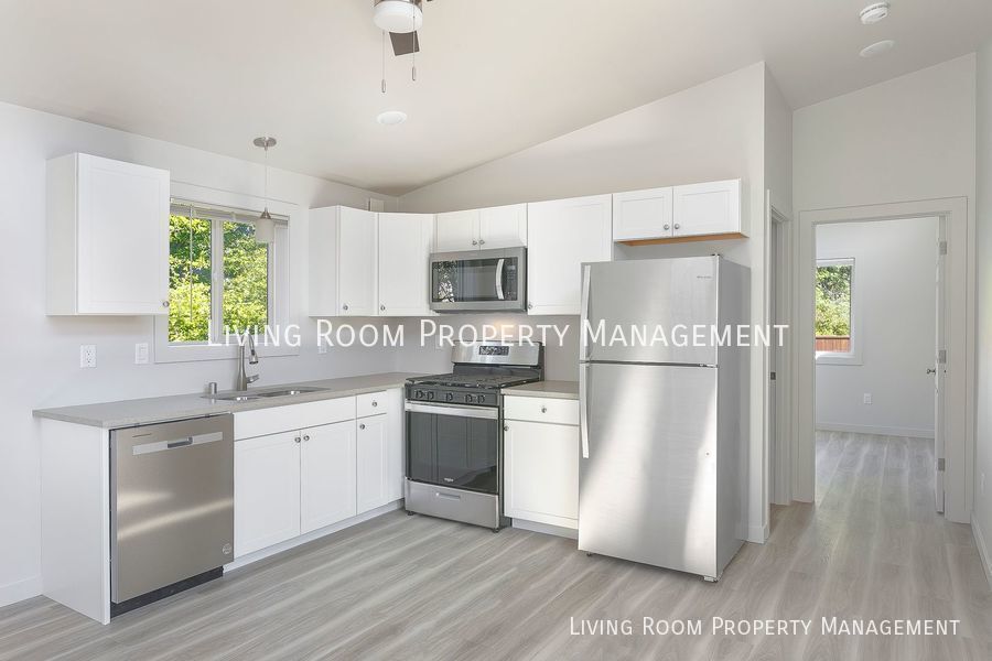 Photo - 8939 N Fortune Ave-#B