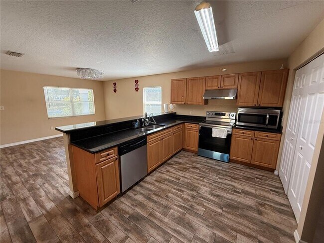 Foto del edificio - 8006 N 10th St