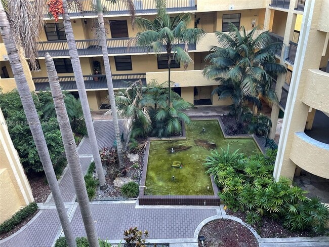 Foto del edificio - 6575 W Oakland Park Blvd