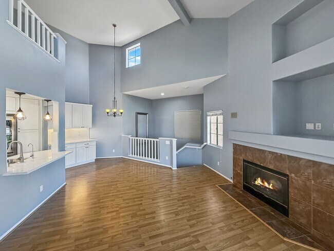 Building Photo - Great 2B/2BA+Bonus Room Townhome in Carmel...