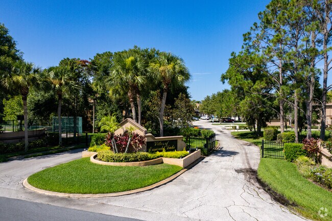 2624 Emerald Lake Ct Kissimmee, FL 34744 - 2669 Emerald Lake Ct