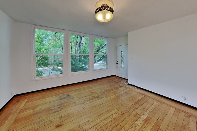 Building Photo - 1716 Marin St
