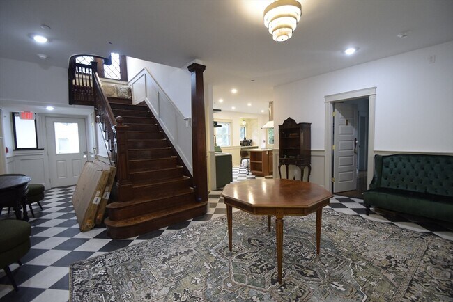 Foto del edificio - 44 Winslow Rd