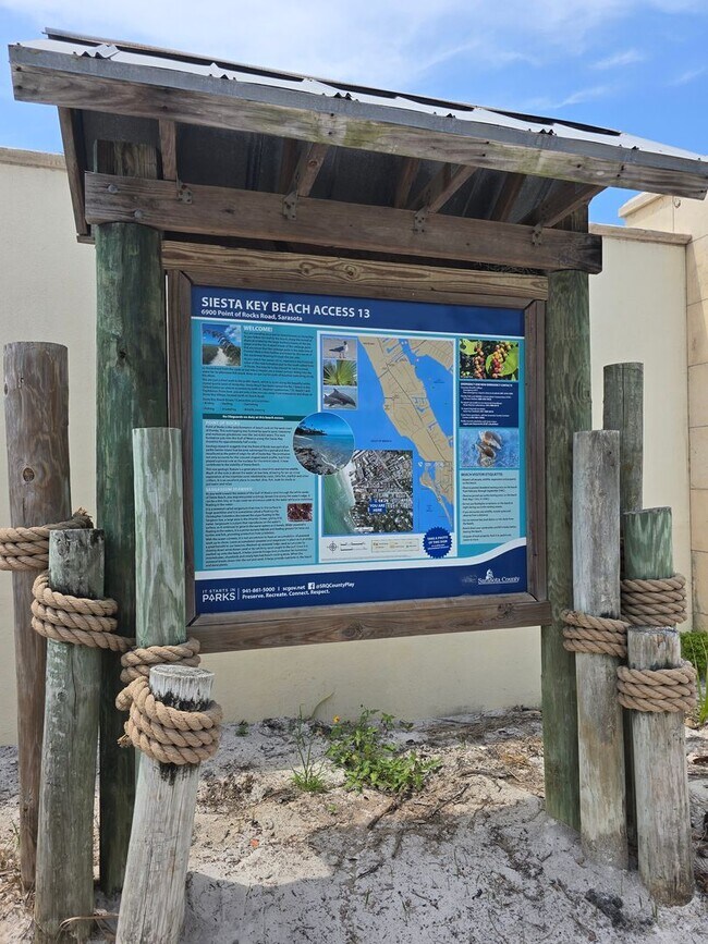 Foto del edificio - Steps to One of the Finest Beaches – Spaci...