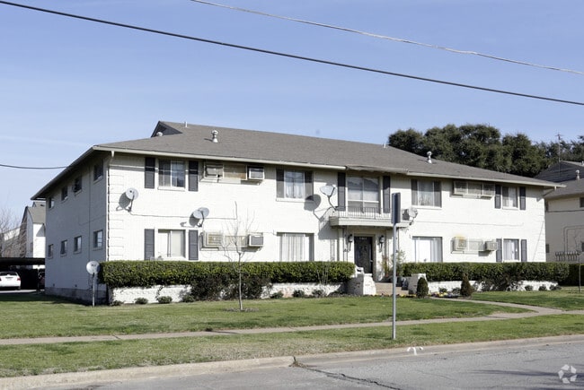 Building Photo - 5807 McCommas Blvd