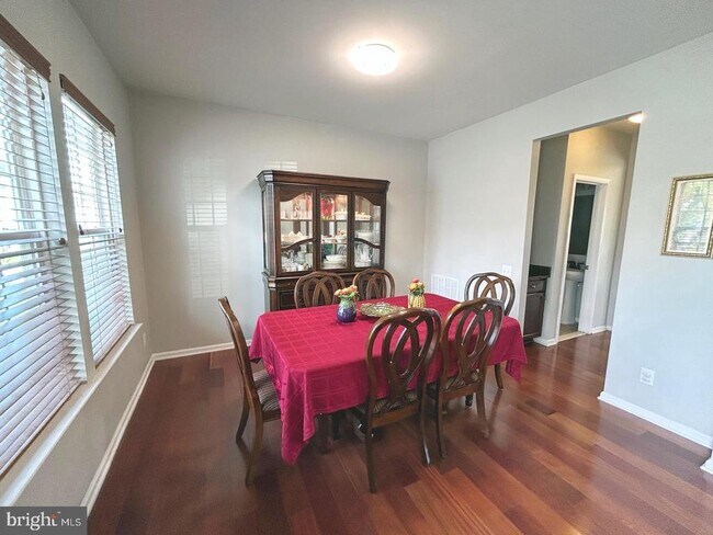 Foto del edificio - 724 N Haines Cir