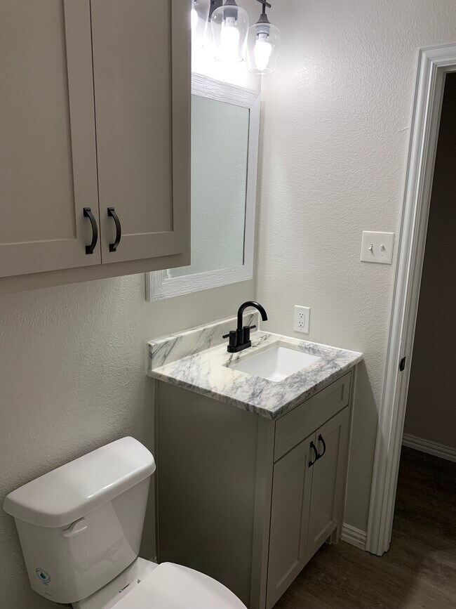 Foto del edificio - 402 N Monroe St