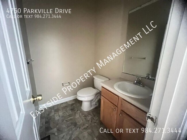 Foto del edificio - 4750 Parkville Dr