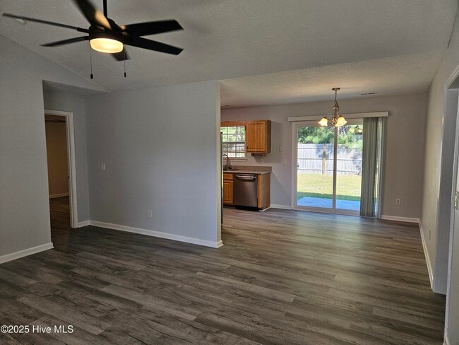 Building Photo - 112 Belvedere Dr