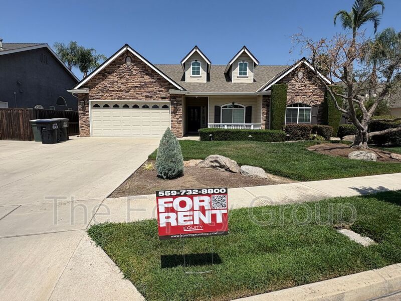 Foto principal - 6226 W Oak Ave