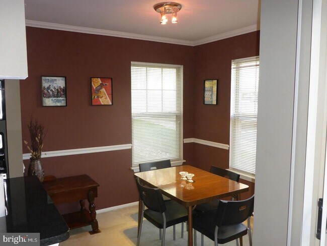 Foto del edificio - 1715 Ascot Way