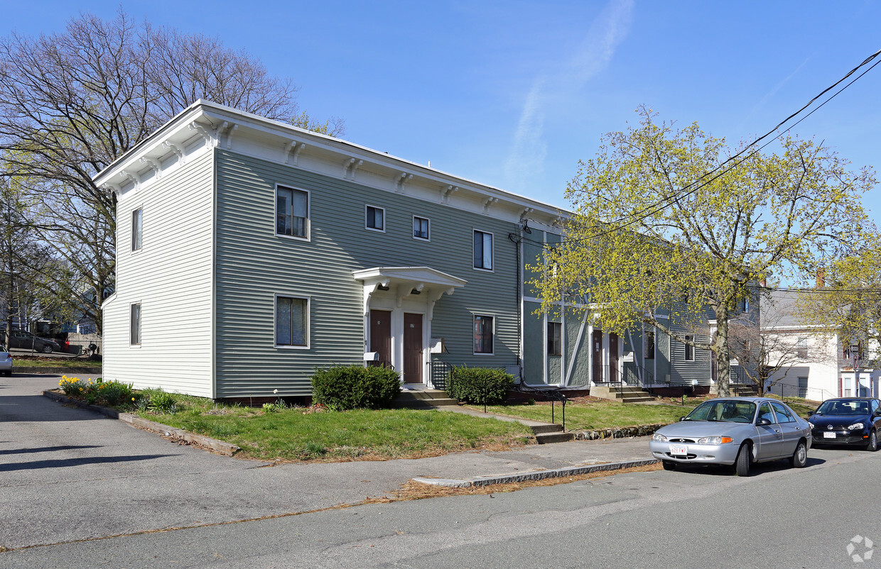 Primary Photo - Brown Street Apartments