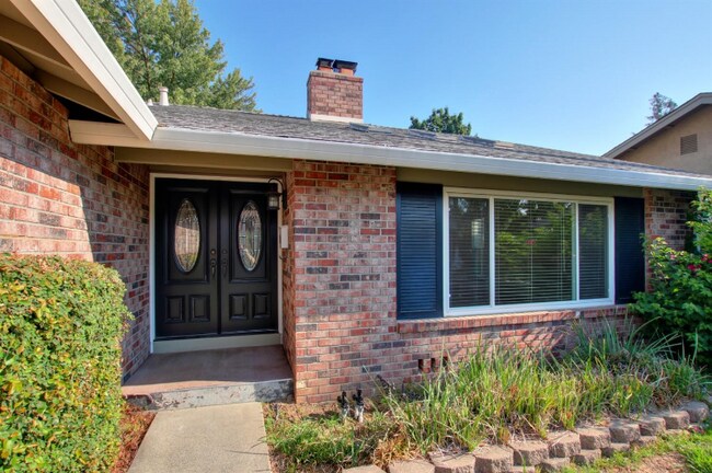 Foto del edificio - 1615 Oakview Dr