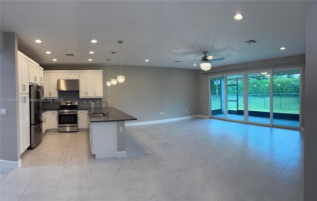 Building Photo - 12780 SW Clear Water Way