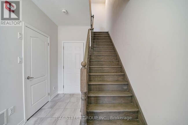 Photo du bâtiment - 12 Adam Sellers St