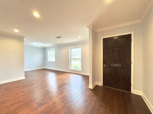 Foto del edificio - 1415 Mapleton Dr