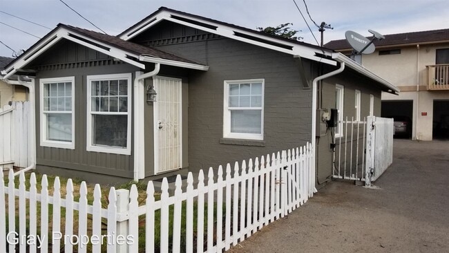 Building Photo - 1570 Lakeside Ave