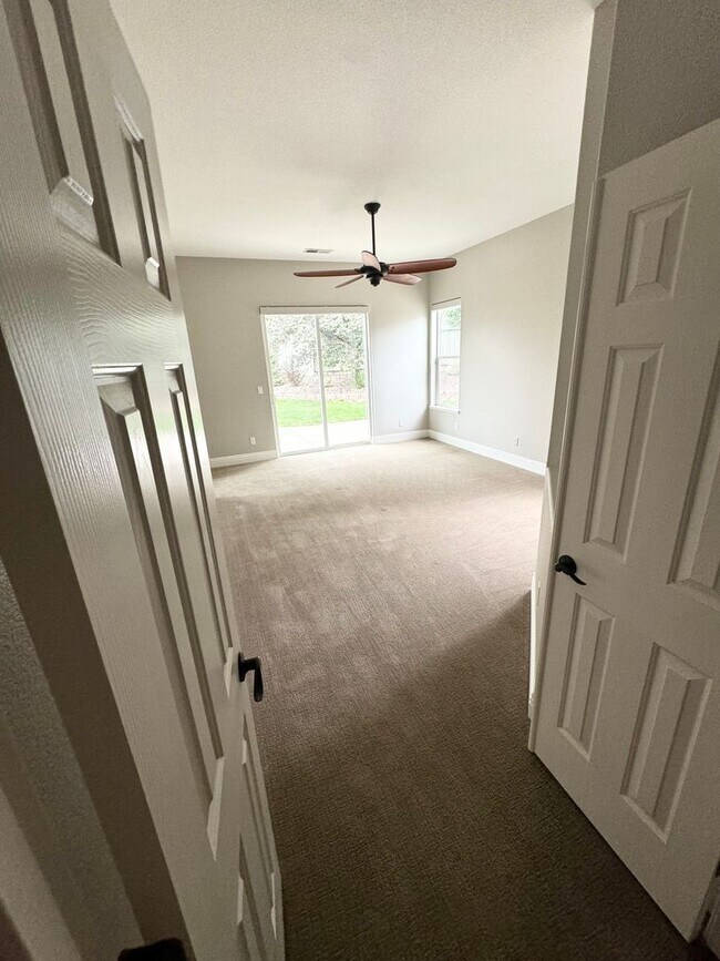 Foto del edificio - Beautiful Stylish South Reno Home