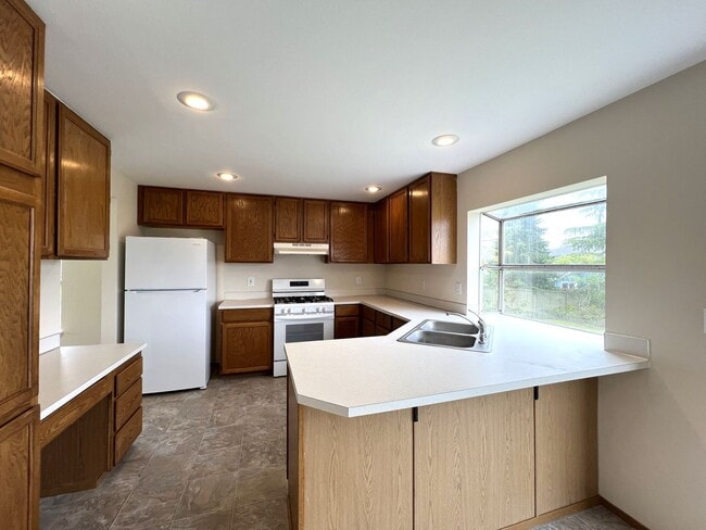 Building Photo - Spacious 4 Bedroom Marysville Home