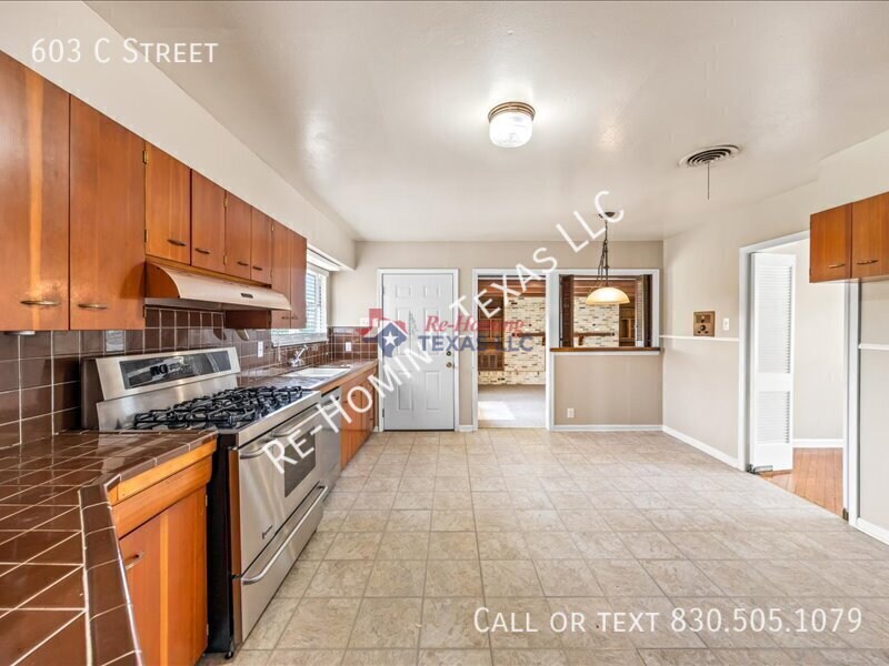 Primary Photo - 603 C St