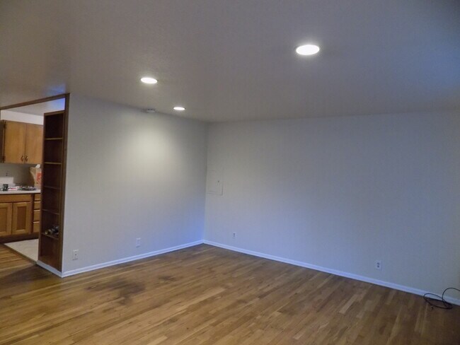 Foto del edificio - 12020 SW Lincoln Ave