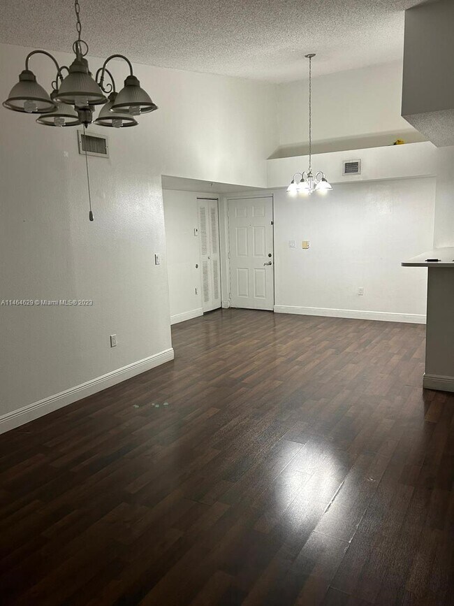 Foto del edificio - 4520 NW 107th Ave
