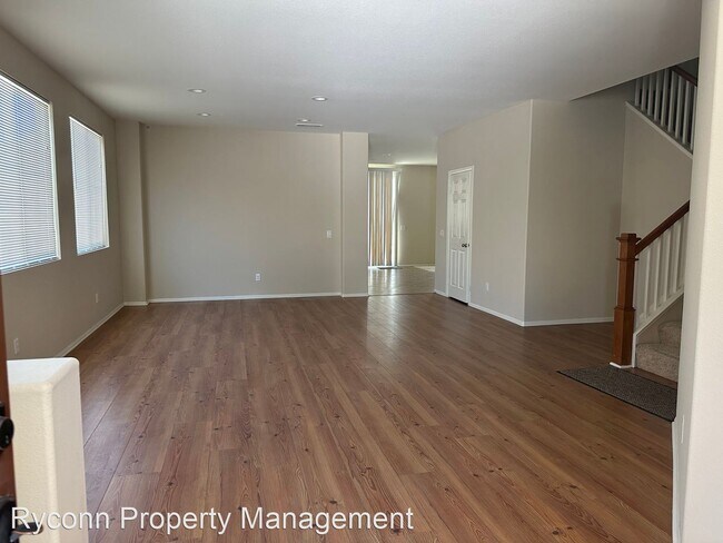 Building Photo - 5 br, 3 bath House - 655 Suncap Circle