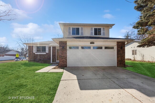 Building Photo - 6734 Cherry Tree Ave
